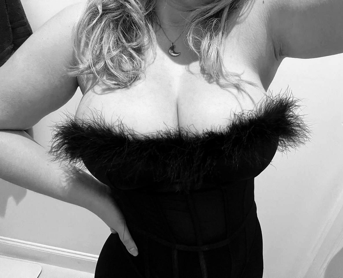 photo_5161397439989658053_y